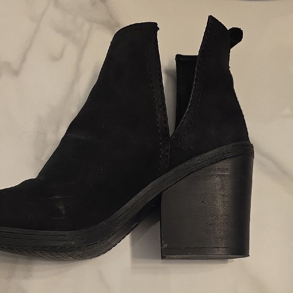 Steve Madden Black Heeled Boots - Picture 4 of 5
